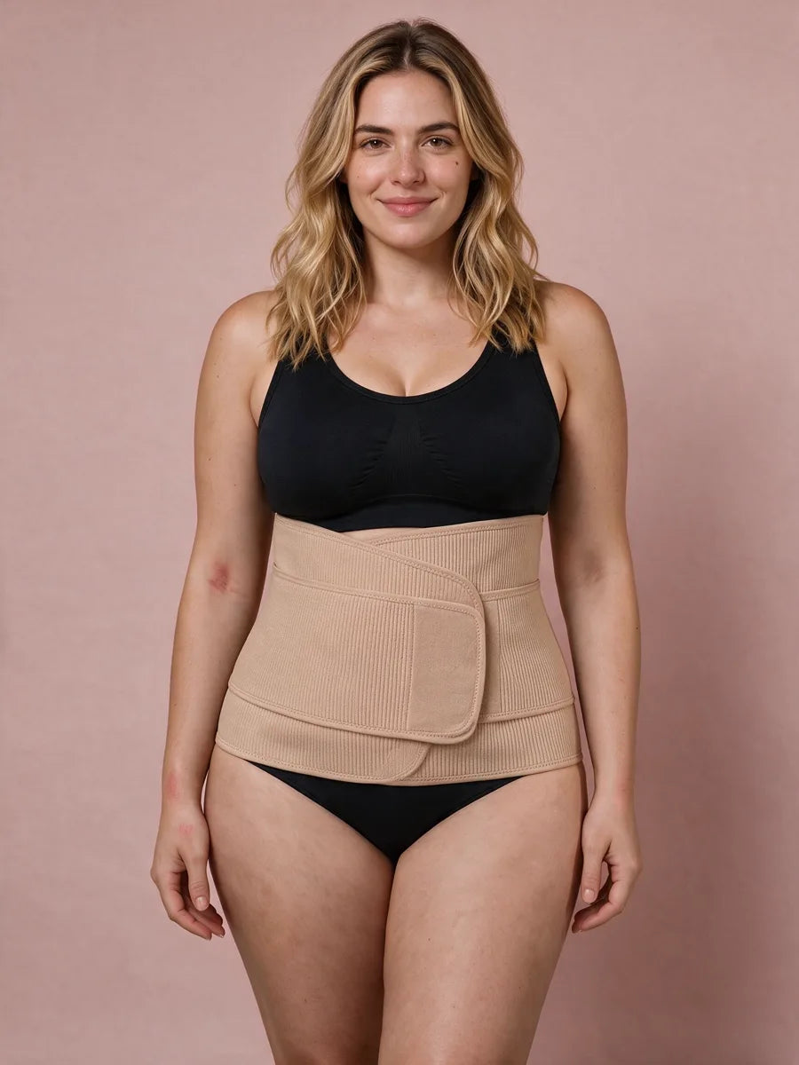 Uma cinta abdominal bege comum usada na cintura